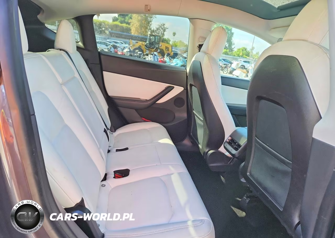 2020 Tesla Model Y VIN:5YJYGDEE9LF021977 - 10