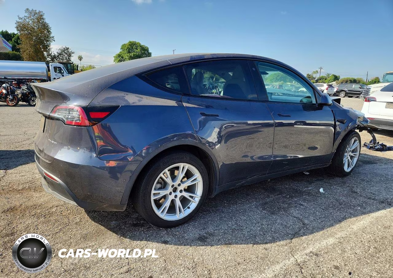 2020 Tesla Model Y VIN:5YJYGDEE9LF021977 - 3