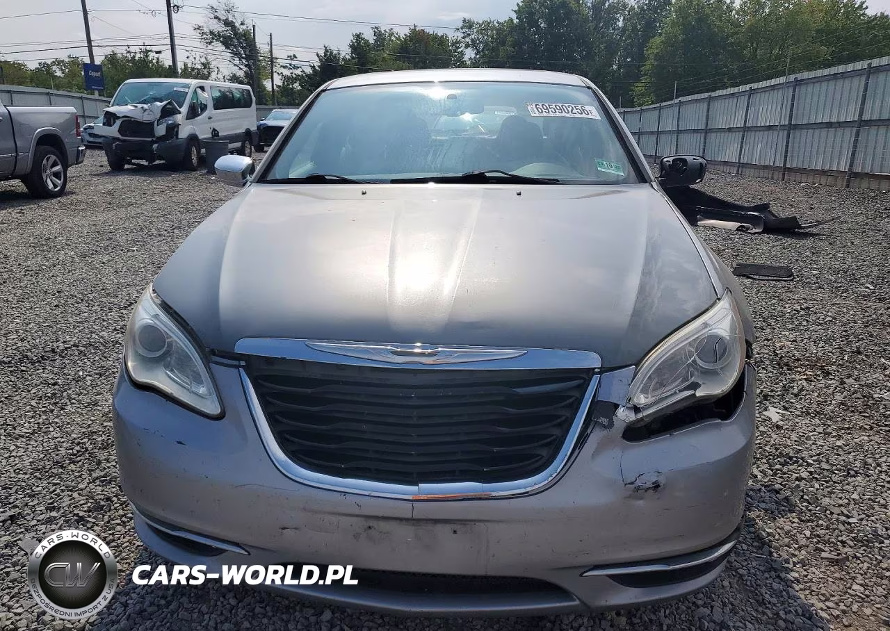 2014 Chrysler 200 Limited VIN:1C3CCBCG4EN152855 - 5
