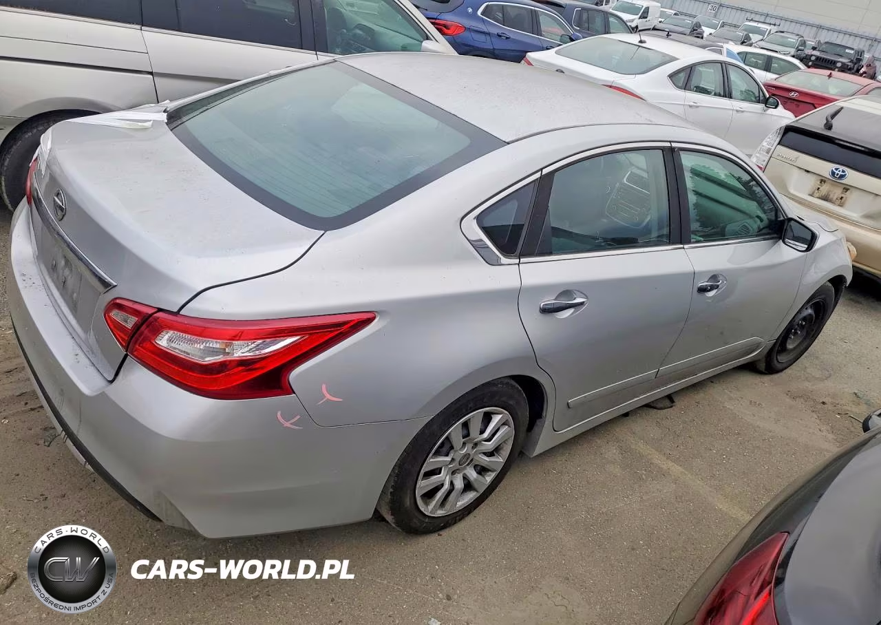 2017 Nissan Altima 2.5 S VIN:1N4AL3AP3HC211945 - 3
