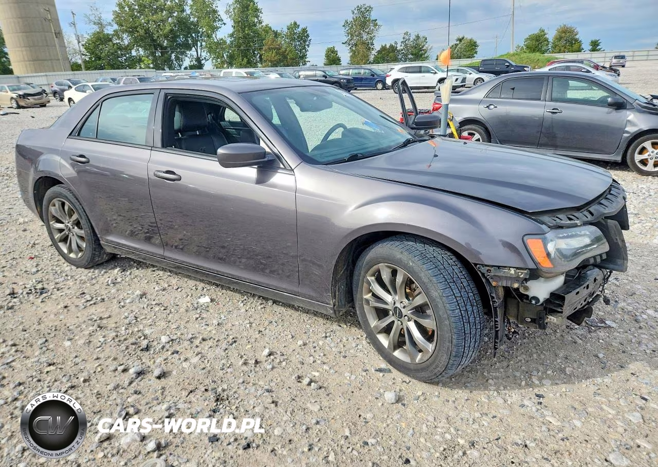 2014 Chrysler 300 S VIN:2C3CCAGGXEH240127 - 4