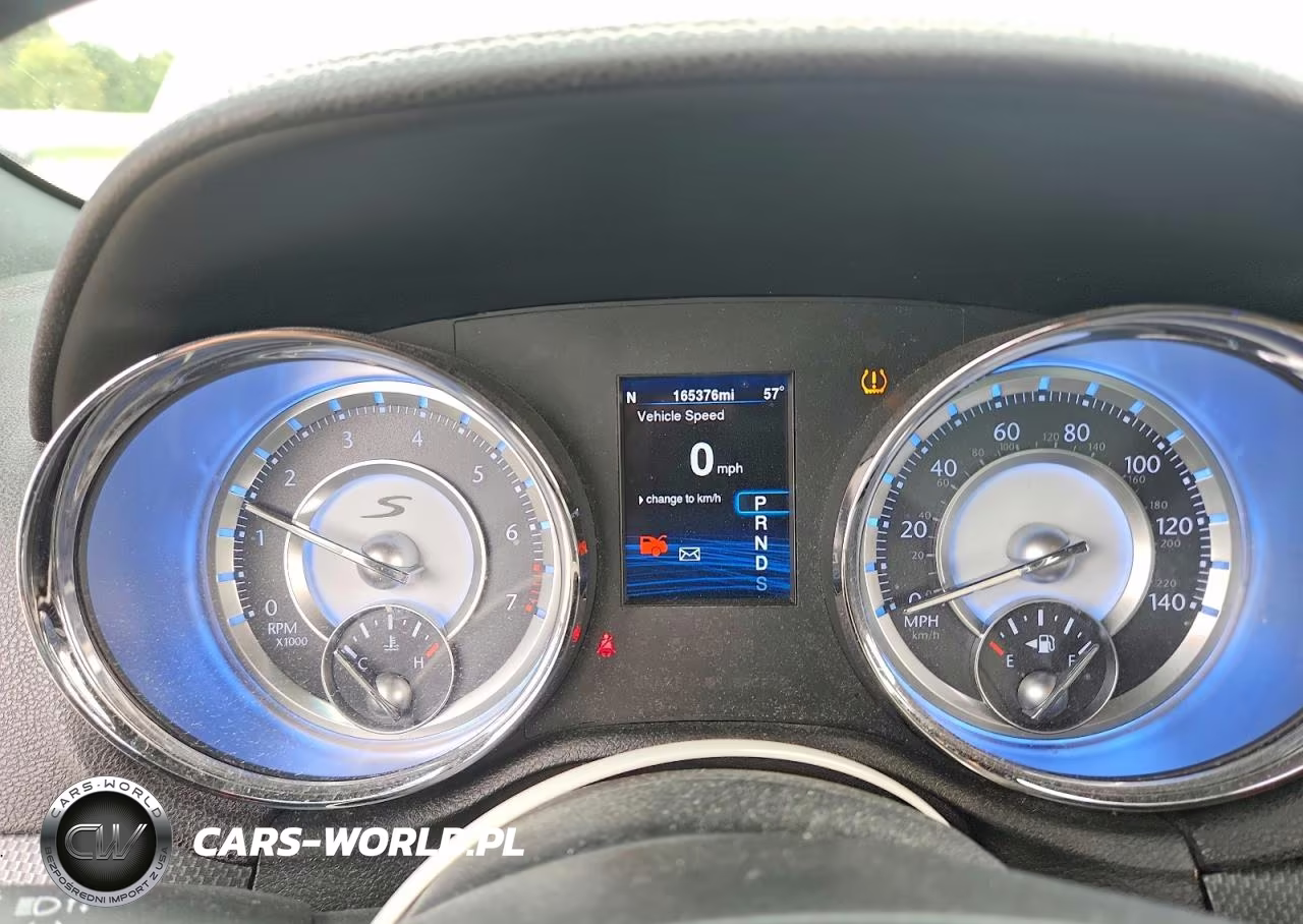 2014 Chrysler 300 S VIN:2C3CCAGGXEH240127 - 9