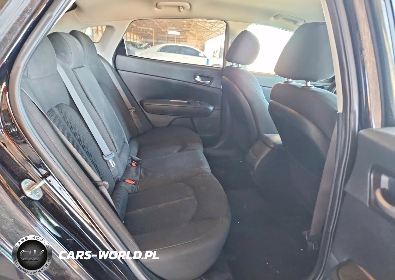 2019 Kia Optima Lx VIN:5XXGT4L30KG357246 - 10