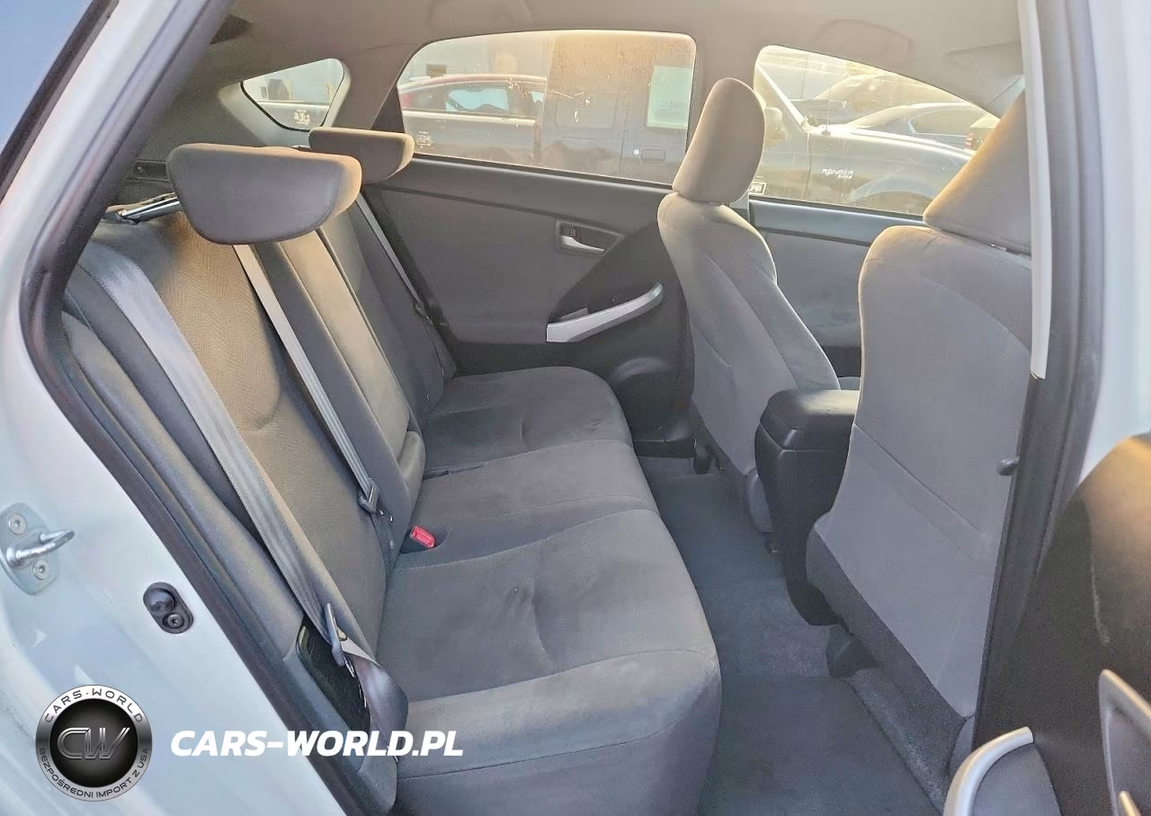2014 Toyota Prius Plug-In Hybrid Base VIN:JTDKN3DPXE3060425 - 10