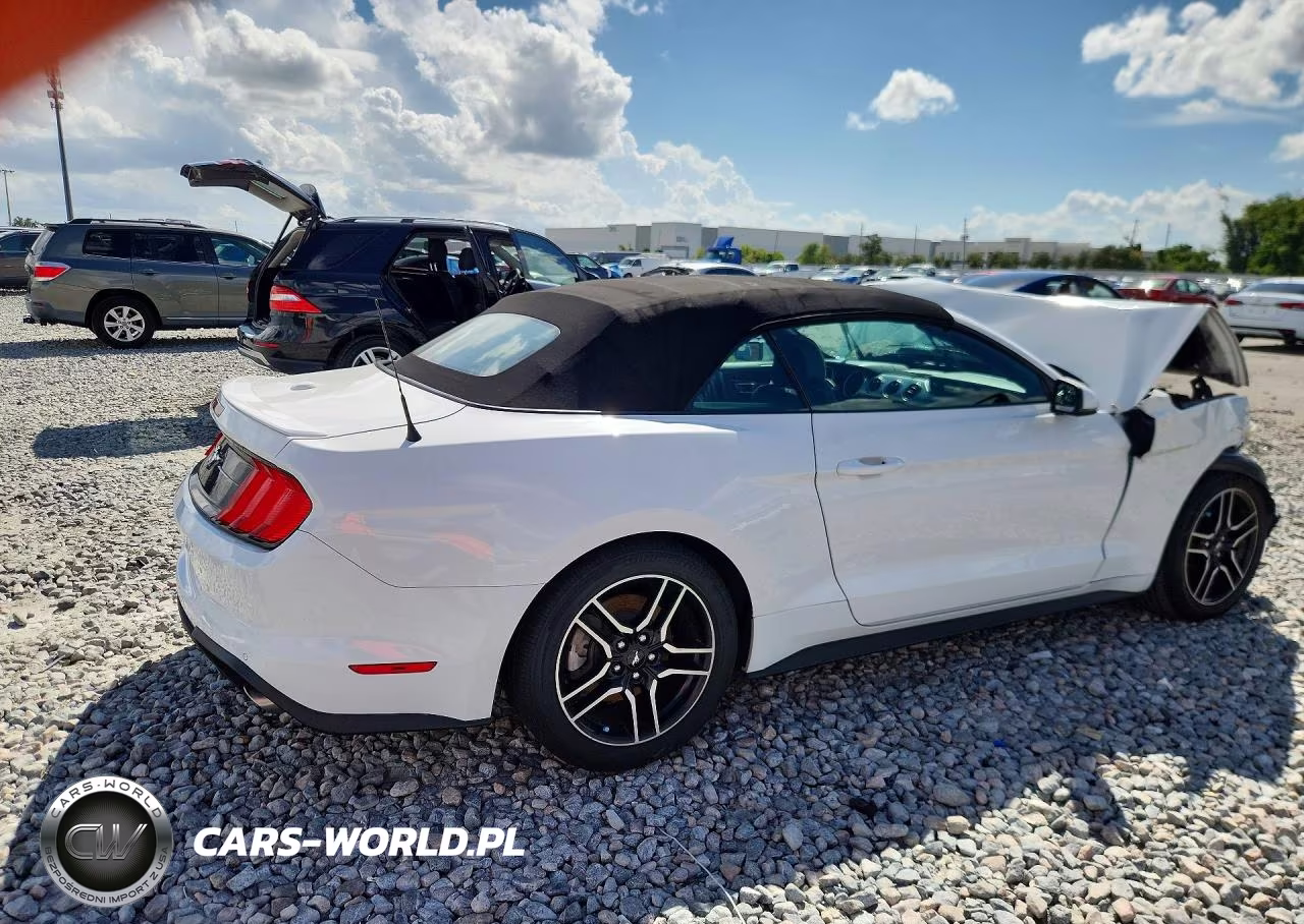 2018 Ford Mustang VIN:1FATP8UH3J5124300 - 3