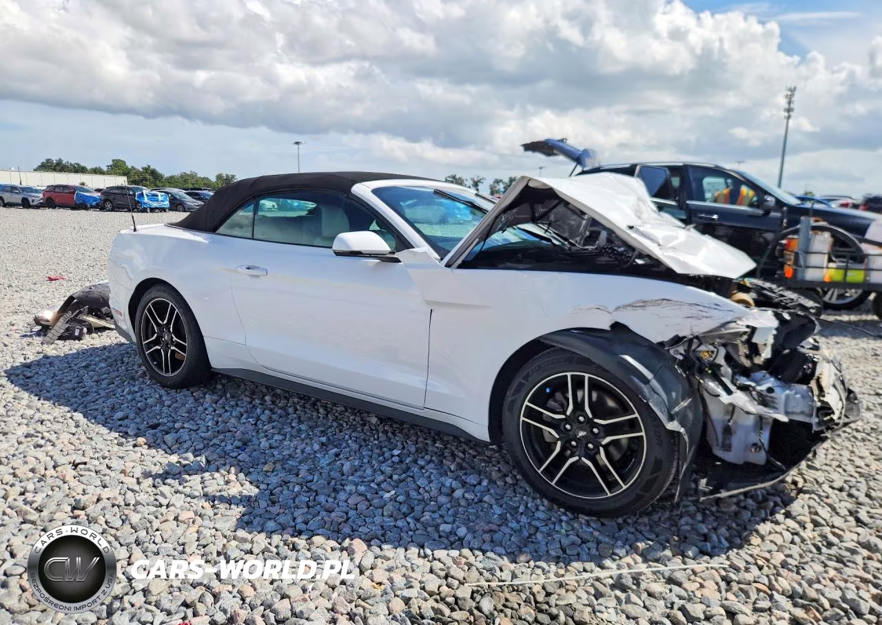 2018 Ford Mustang VIN:1FATP8UH3J5124300 - 4