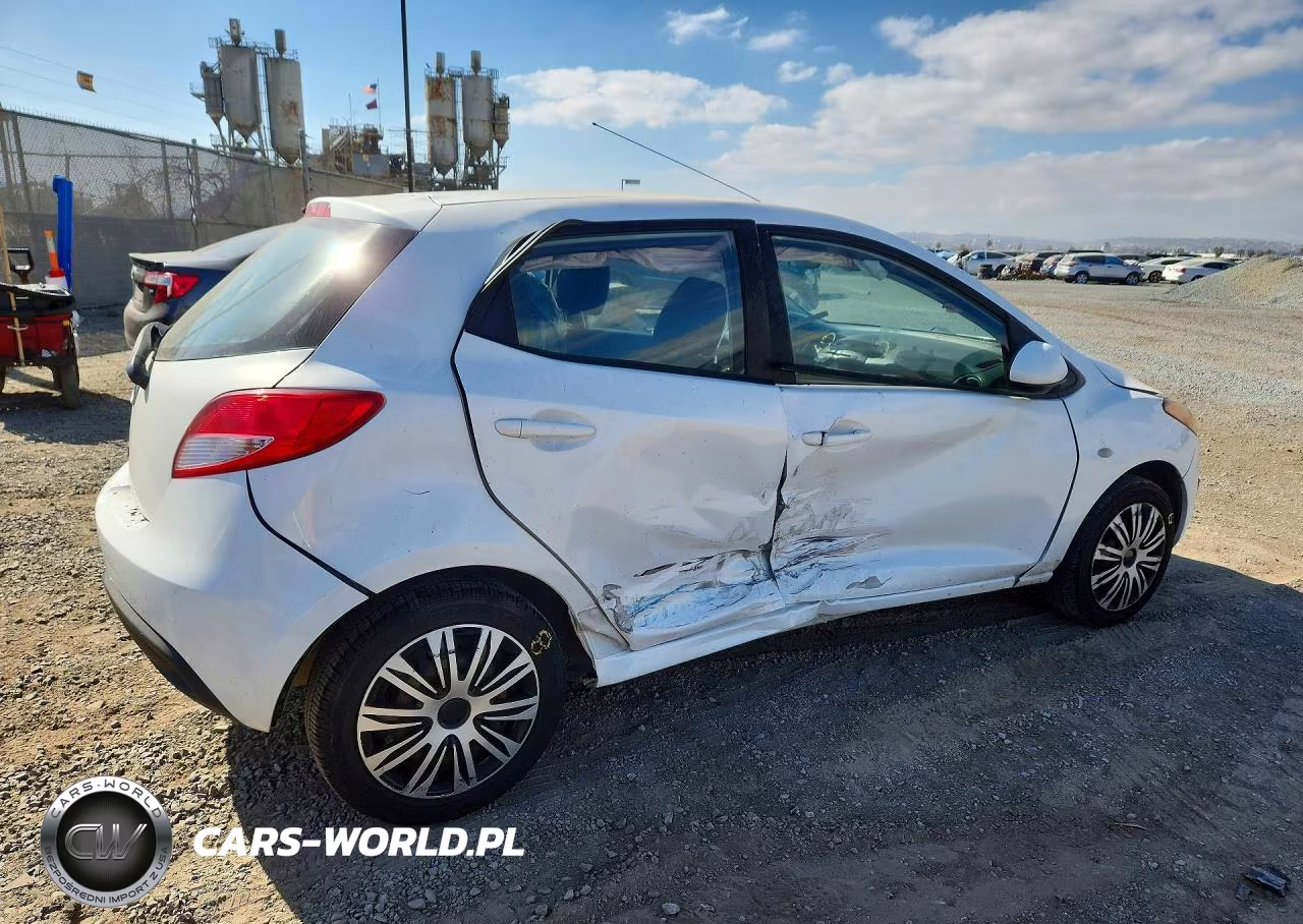 2013 Mazda Mazda2 VIN:JM1DE1KZ4D0156164 - 3