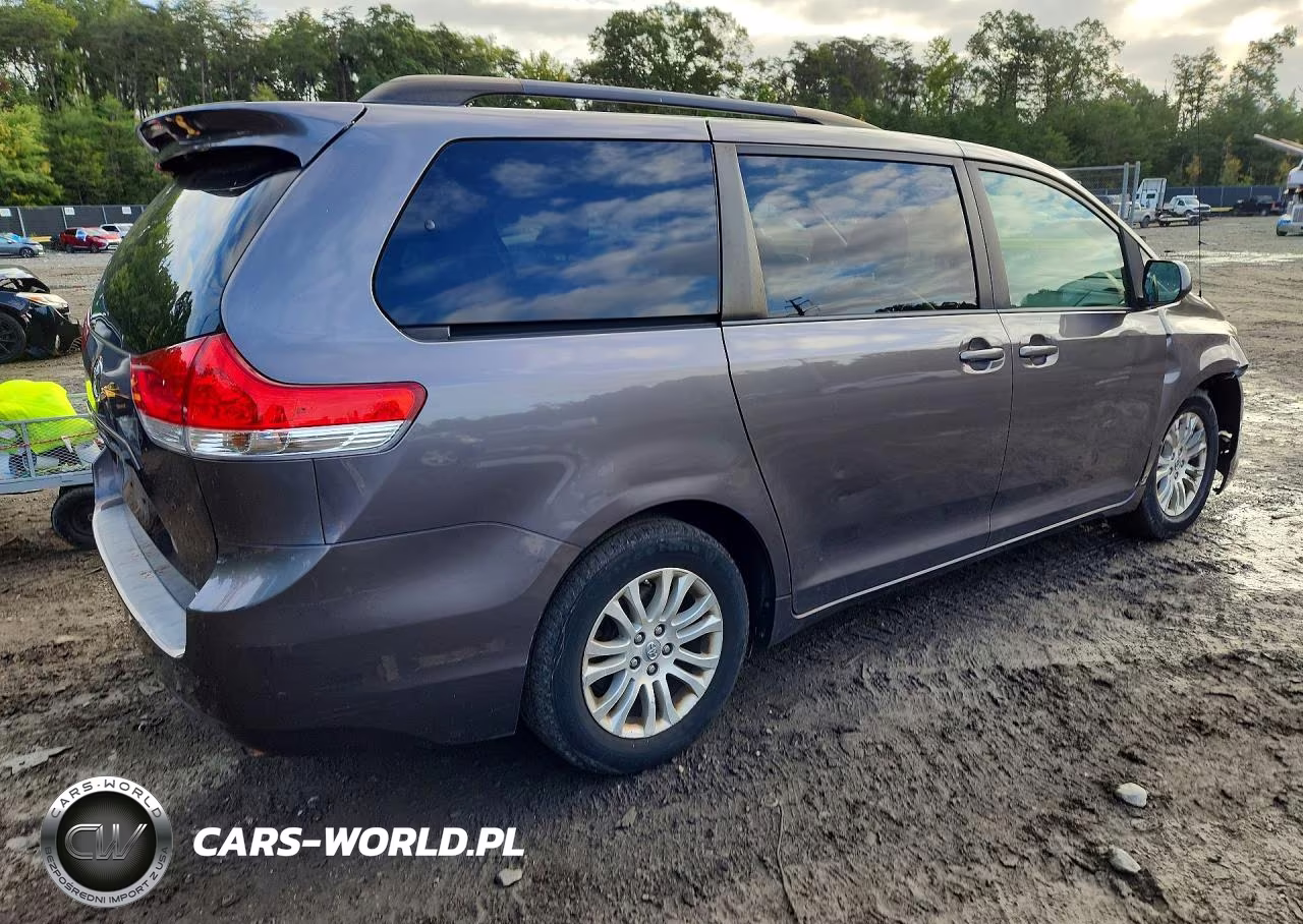 2012 Toyota Sienna Xle 8-Passenger VIN:5TDYK3DC8CS268119 - 3