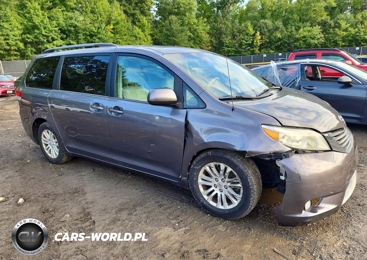 2012 Toyota Sienna Xle 8-Passenger VIN:5TDYK3DC8CS268119 - 4