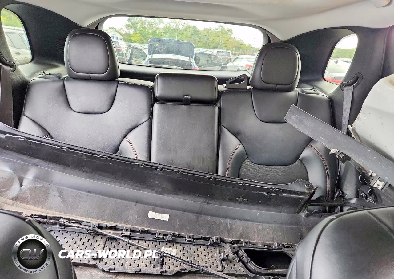 2022 Jeep Cherokee Trailhawk VIN:1C4PJMBX4ND520411 - 10