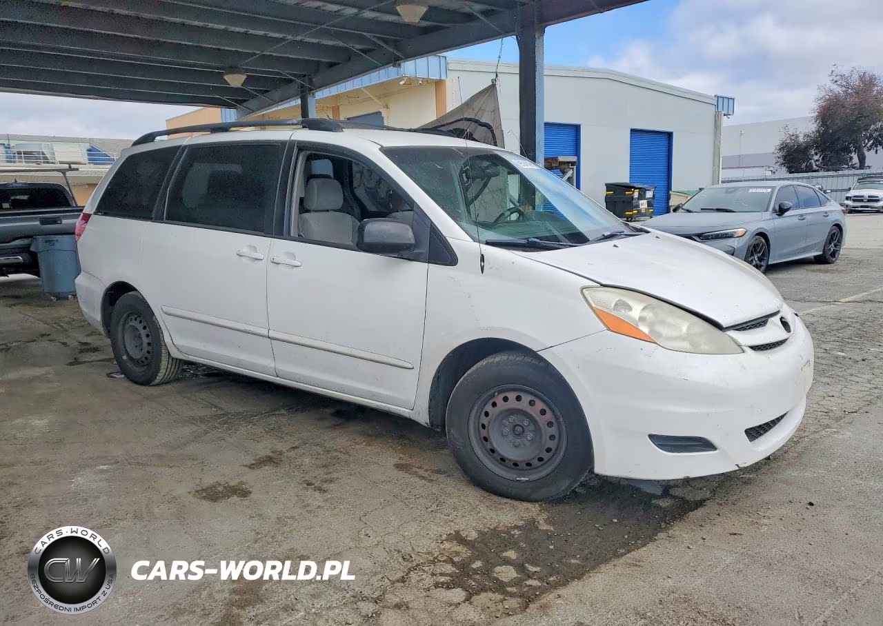 2008 Toyota Sienna Le 8-Passenger VIN:5TDZK23C58S127452 - 4