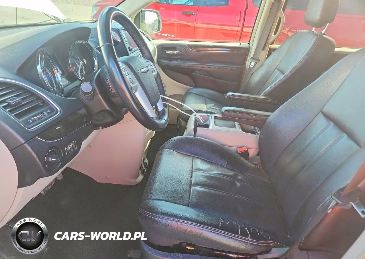 2016 Chrysler Town & Country Touring VIN:2C4RC1BG5GR289309 - 7