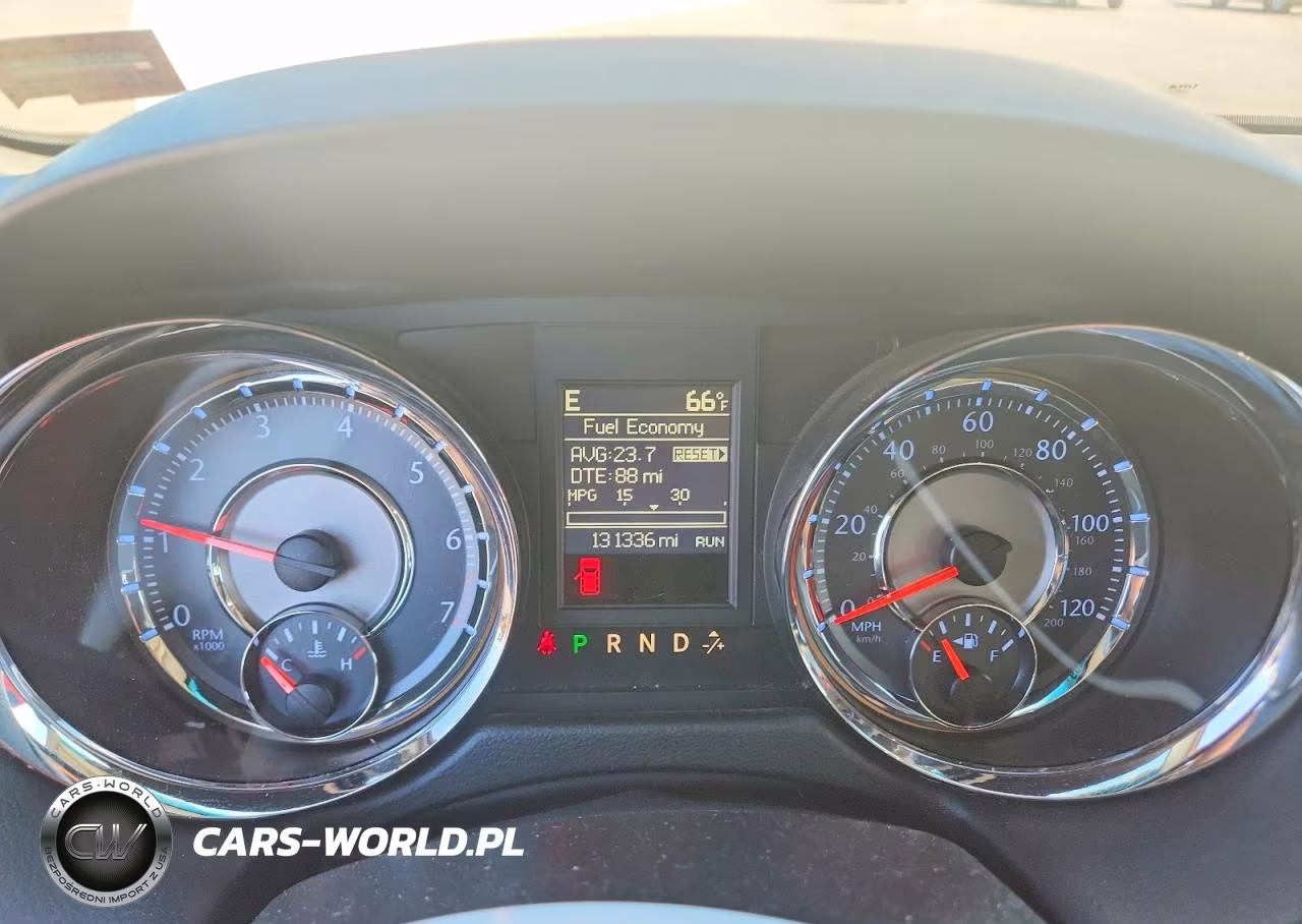 2016 Chrysler Town & Country Touring VIN:2C4RC1BG5GR289309 - 9