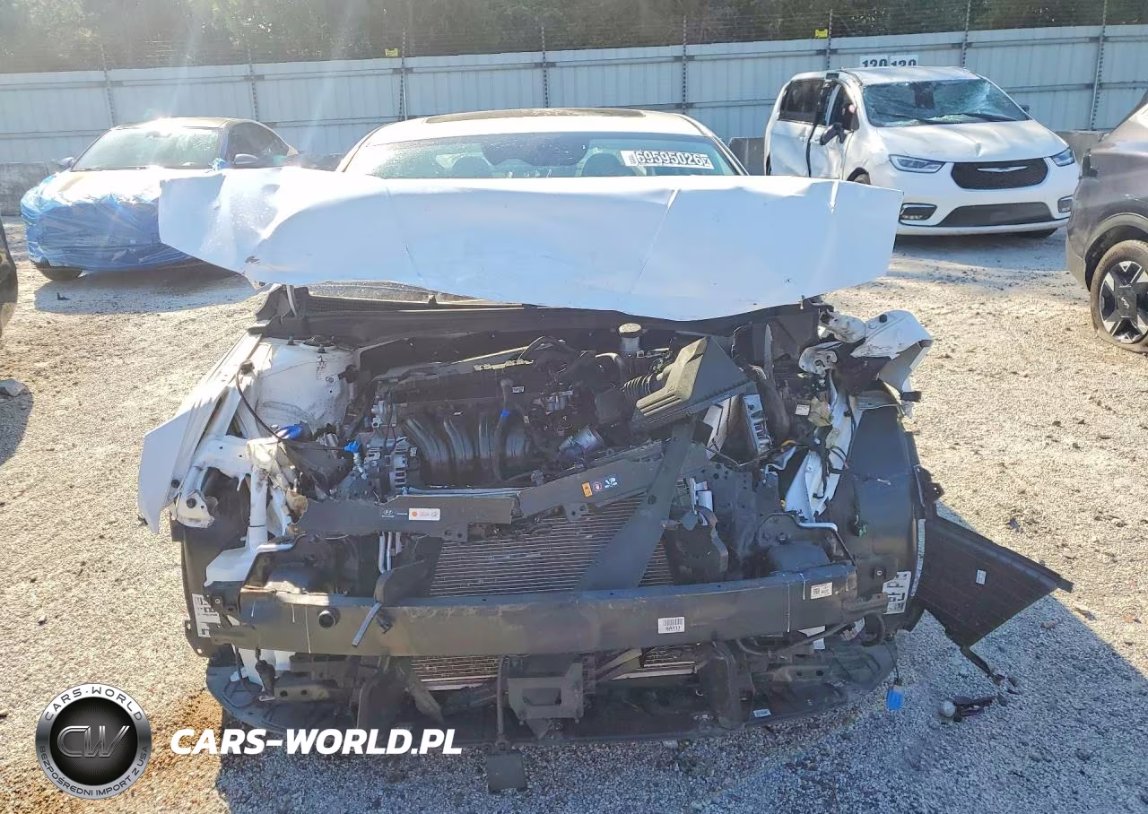 2025 Hyundai Elantra Sel VIN:KMHLS4DG7SU041884 - 5
