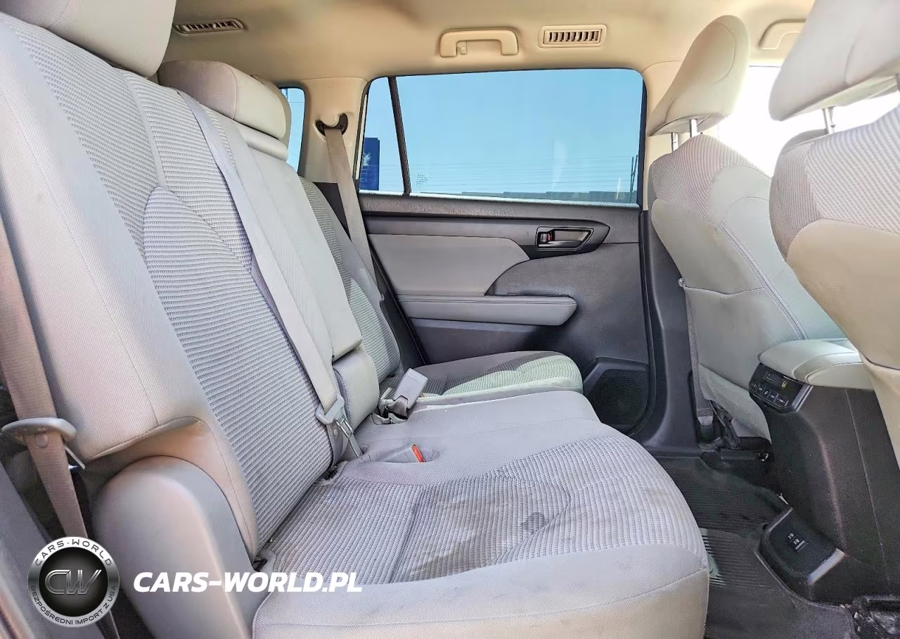 2021 Toyota Highlander Le VIN:5TDZZRAH1MS517882 - 10