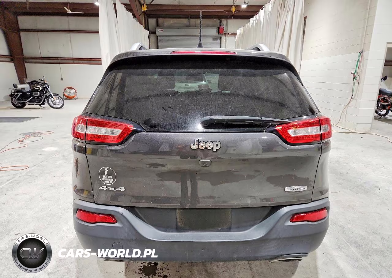 2018 Jeep Cherokee Latitude VIN:1C4PJMCX1JD608793 - 6