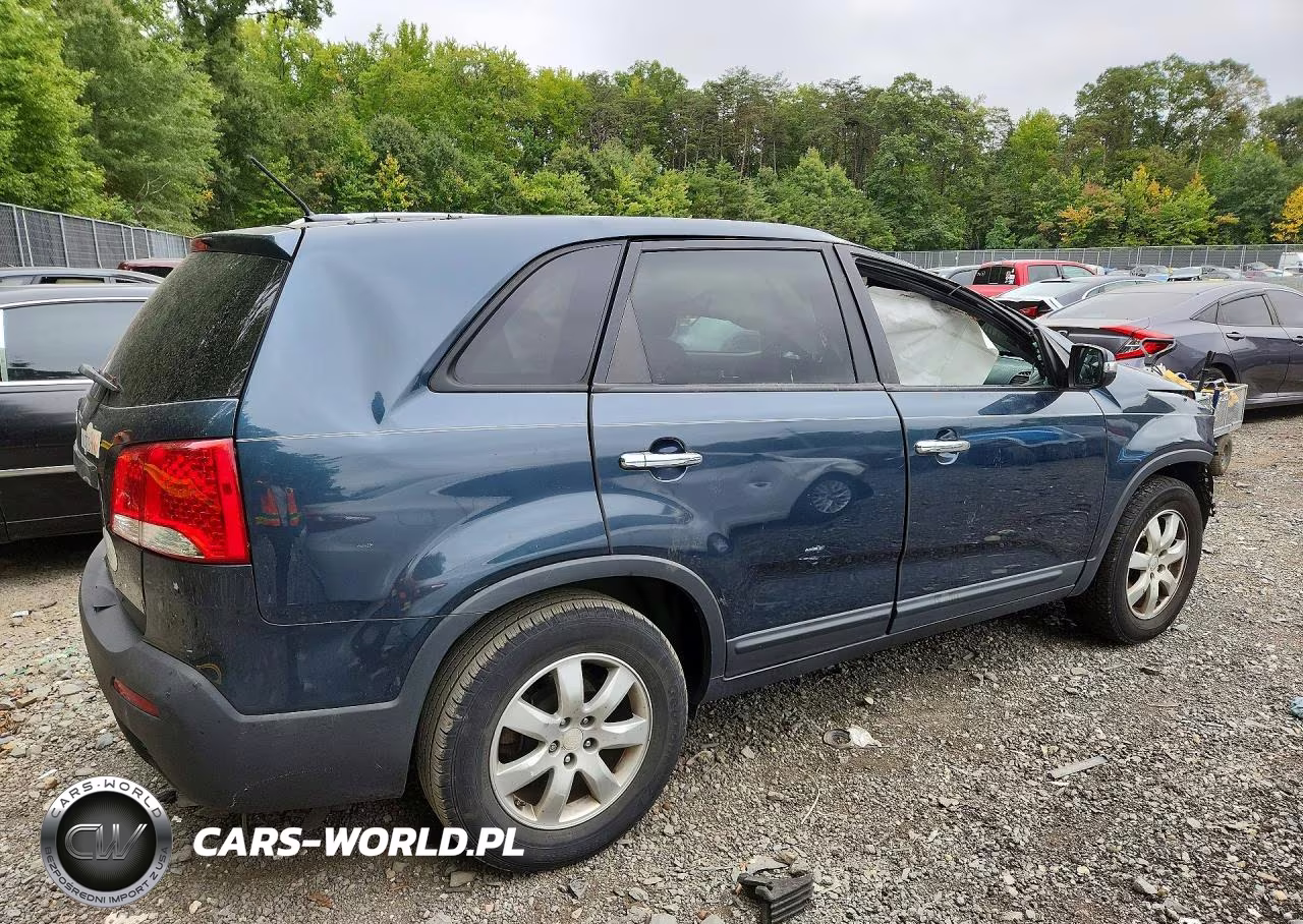 2012 Kia Sorento Lx VIN:5XYKT3A67CG191743 - 3