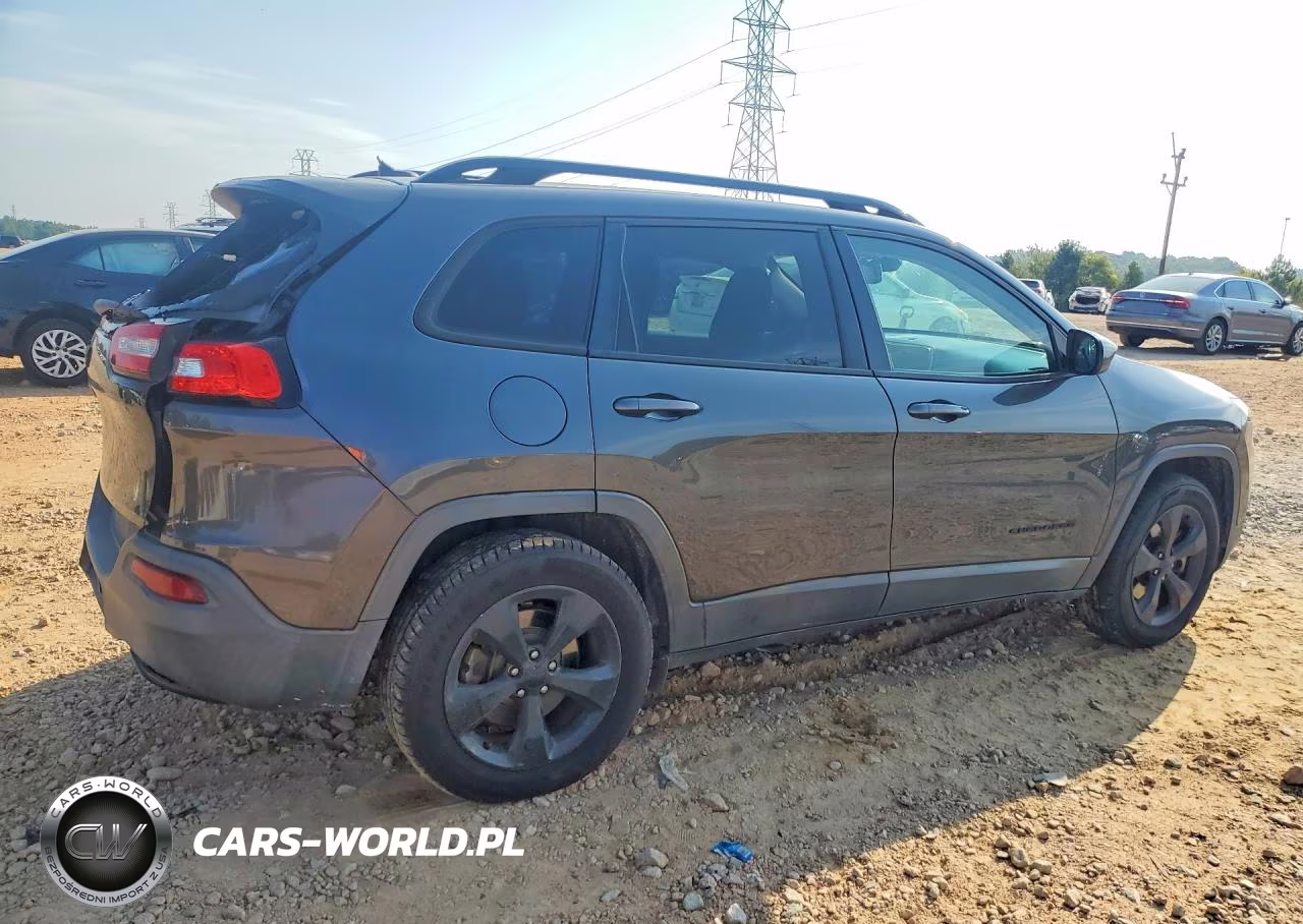 2015 Jeep Cherokee Latitude VIN:1C4PJMCB6FW740044 - 3