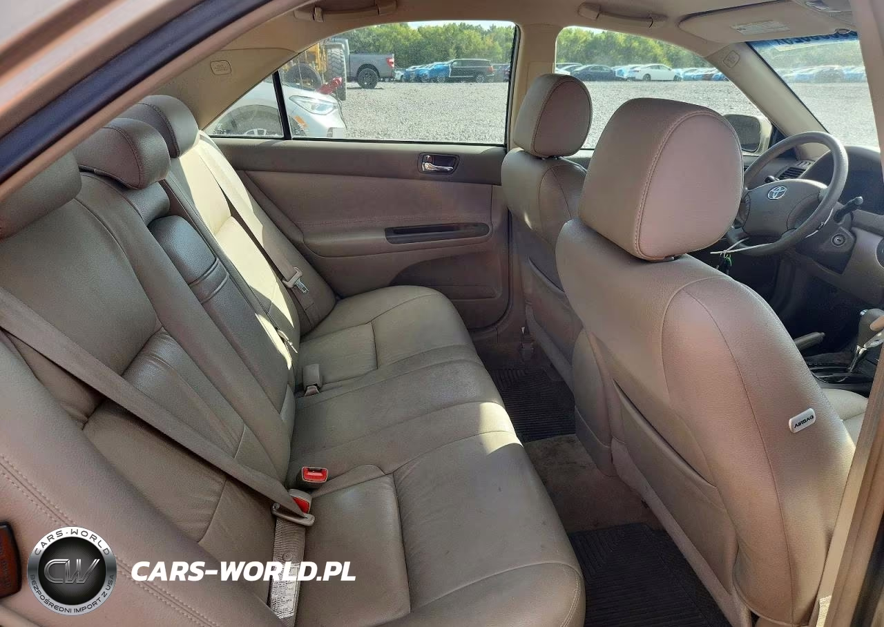 2005 Toyota Camry Le VIN:4T1BE30K05U031984 - 10
