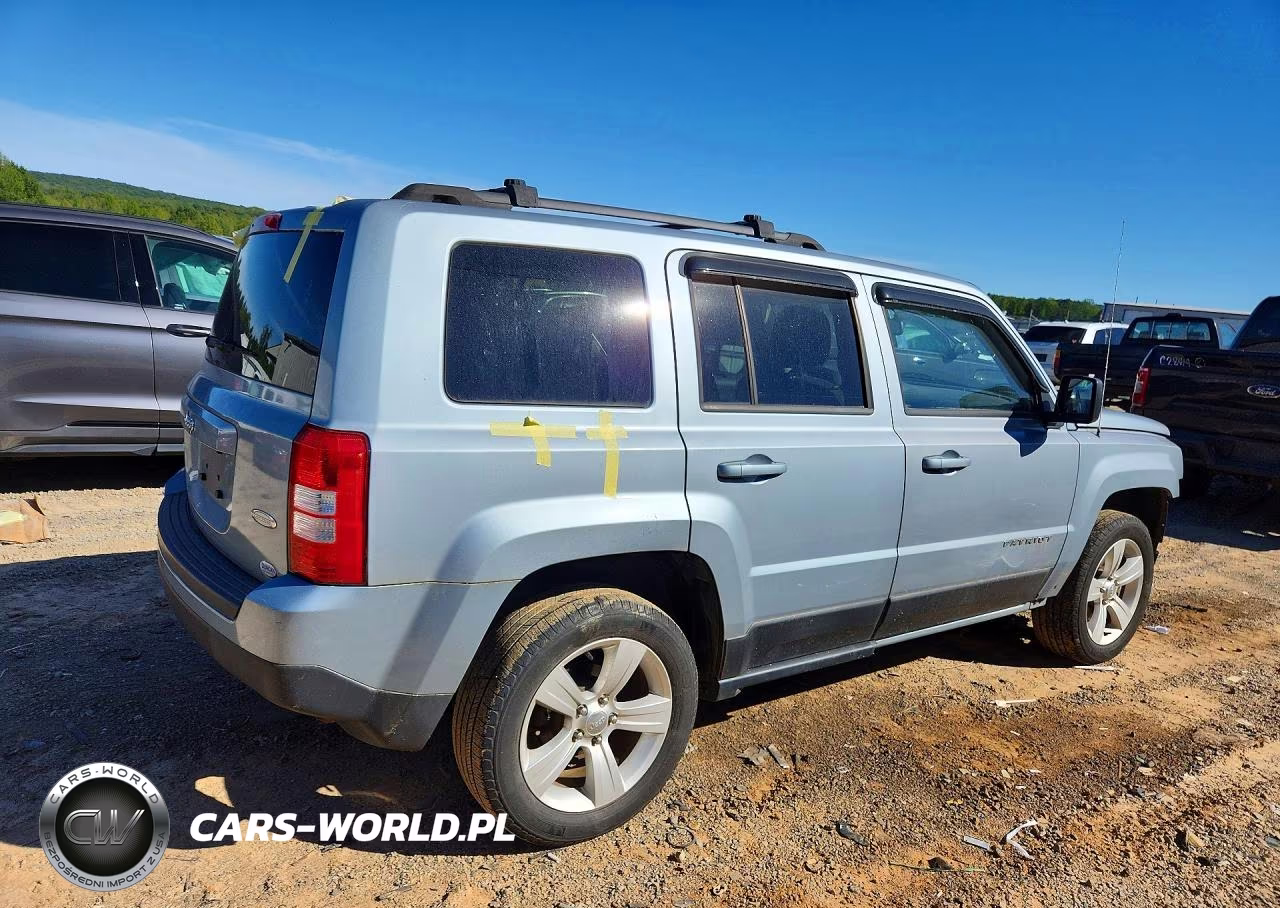 2013 Jeep Patriot Latitude VIN:1C4NJRFB9DD165690 - 3