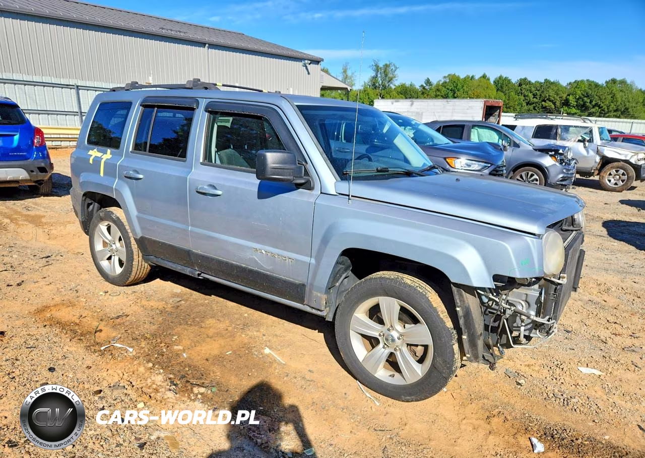 2013 Jeep Patriot Latitude VIN:1C4NJRFB9DD165690 - 4