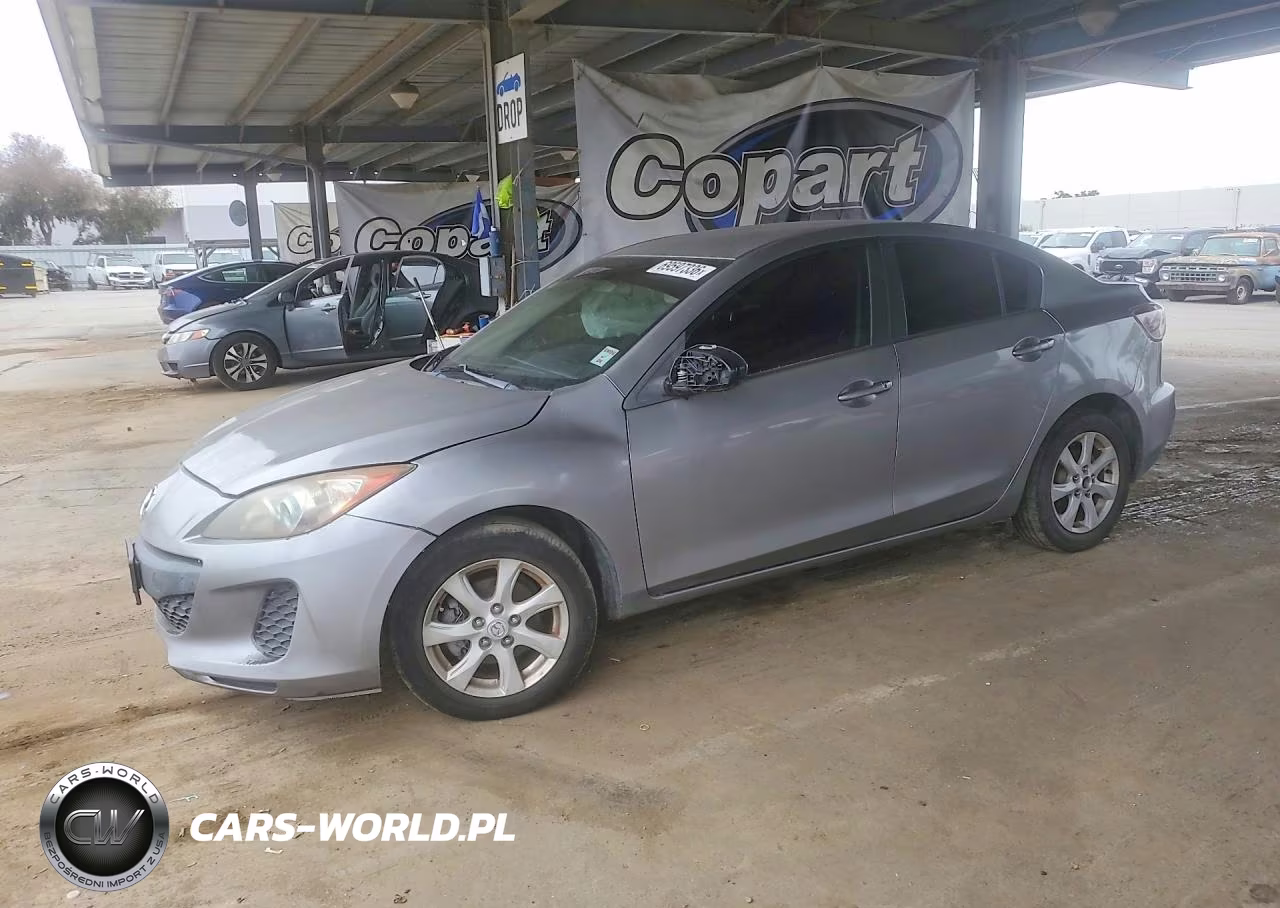 2013 Mazda 3 I