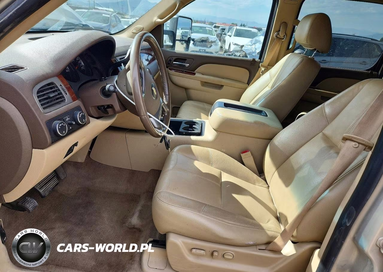 2010 Chevrolet Suburban K1500 Lt VIN:1GNUKJE37AR181056 - 7