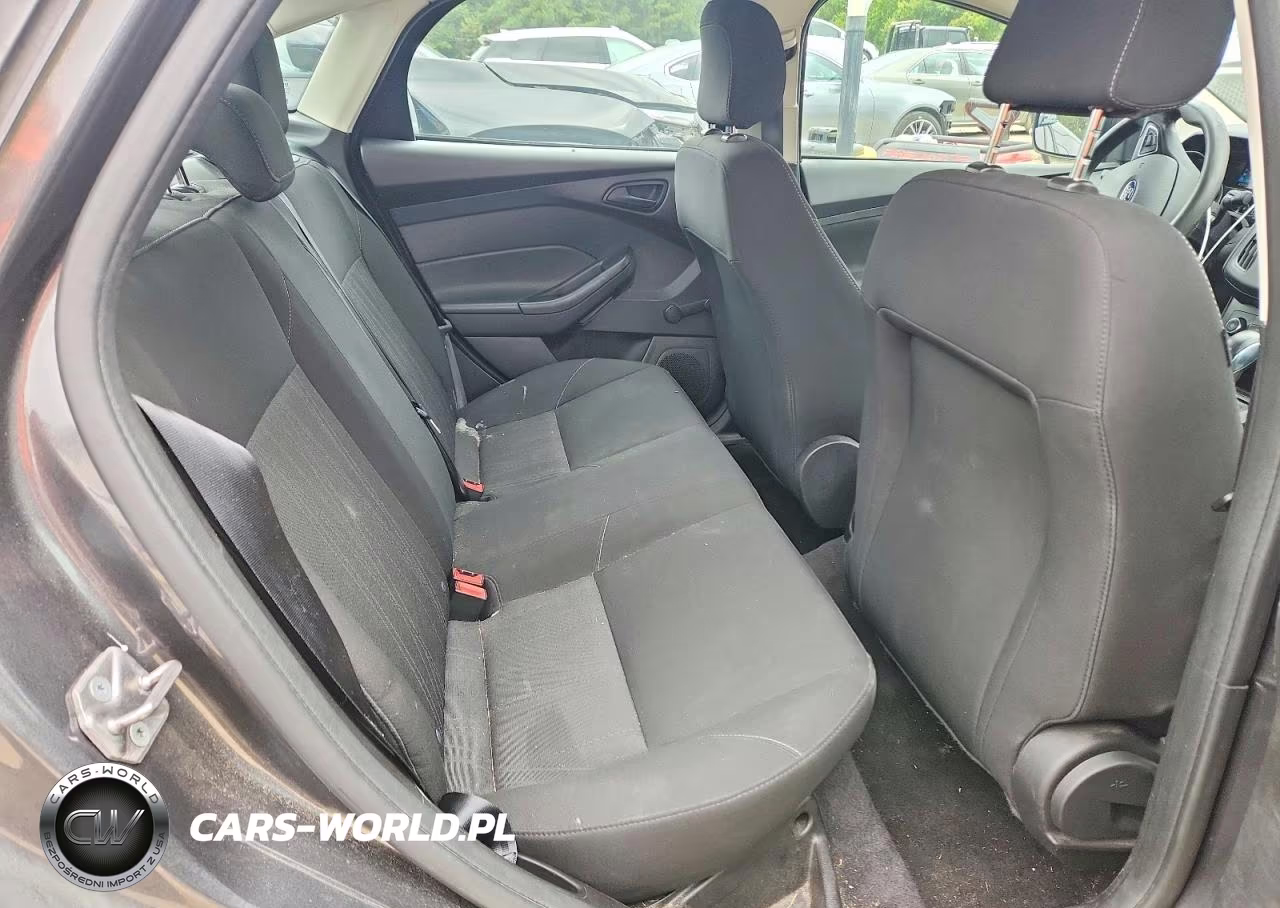 2018 Ford Focus S VIN:1FADP3E2XJL225735 - 10