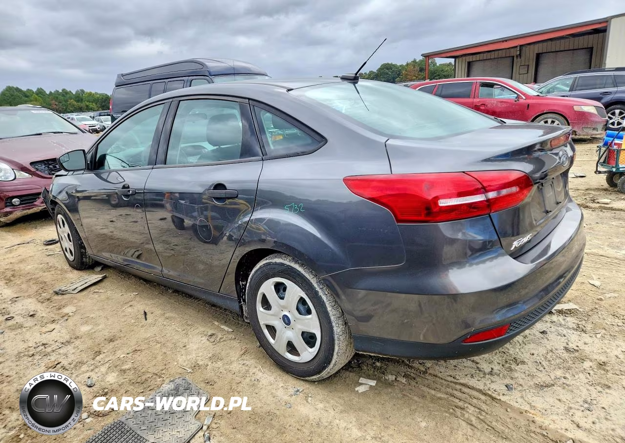 2018 Ford Focus S VIN:1FADP3E2XJL225735 - 2