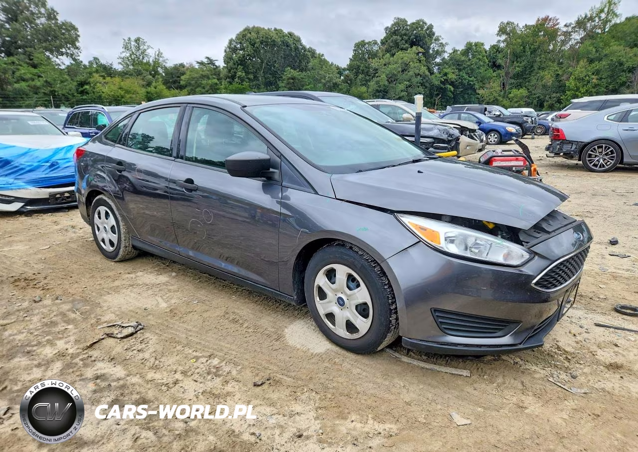 2018 Ford Focus S VIN:1FADP3E2XJL225735 - 4