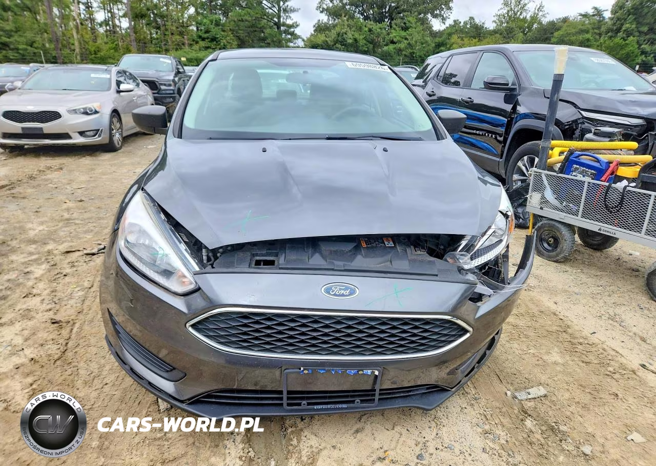 2018 Ford Focus S VIN:1FADP3E2XJL225735 - 5