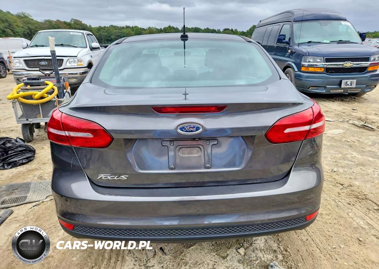 2018 Ford Focus S VIN:1FADP3E2XJL225735 - 6