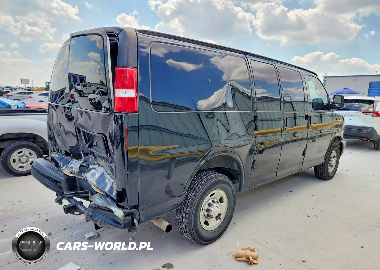 2019 Chevrolet Express G2500 Delivery Van VIN:1GCWGAFPXK1333254 - 3