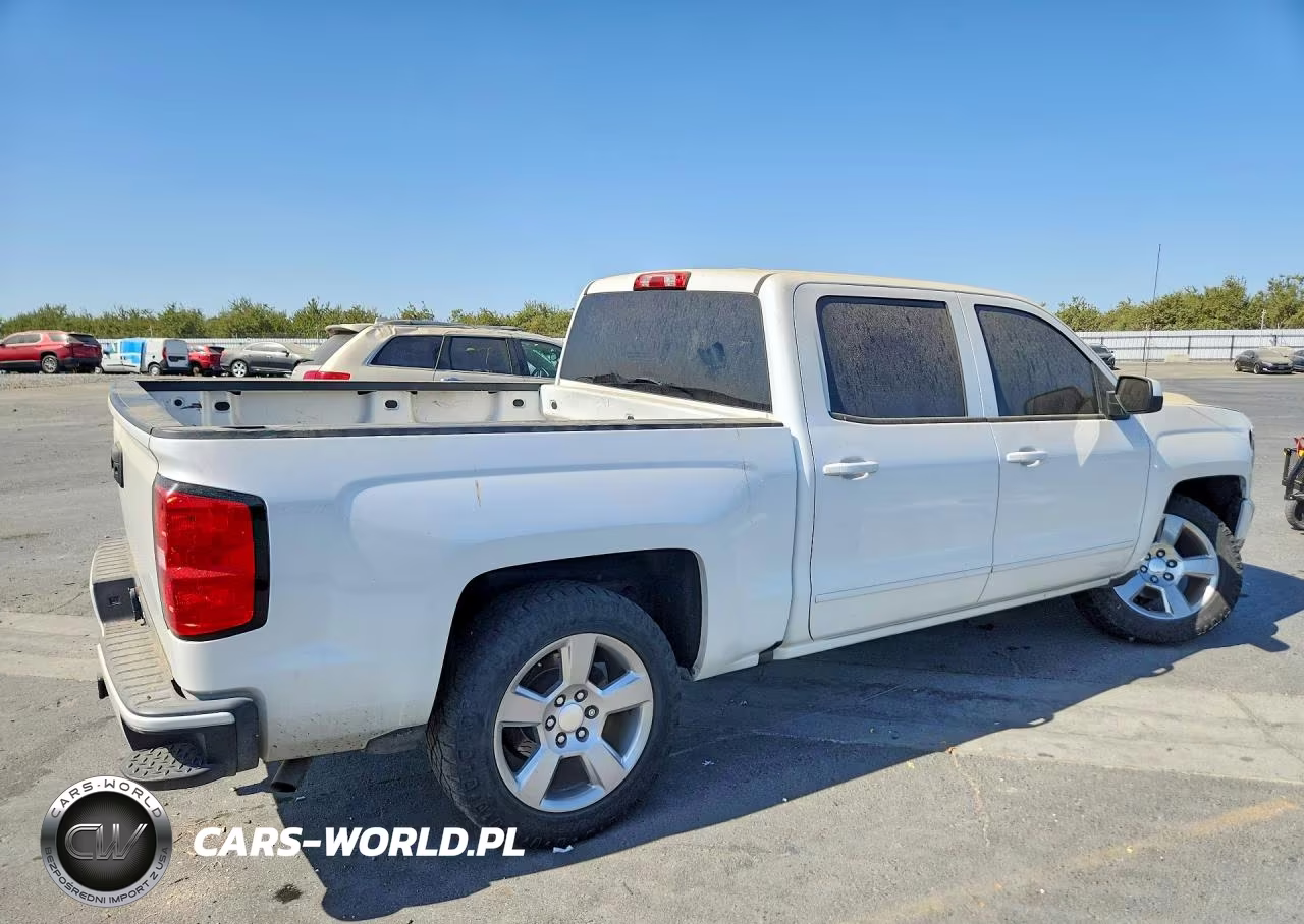 2018 Chevrolet Silverado K1500 Lt VIN:3GCUKREC3JG297829 - 3