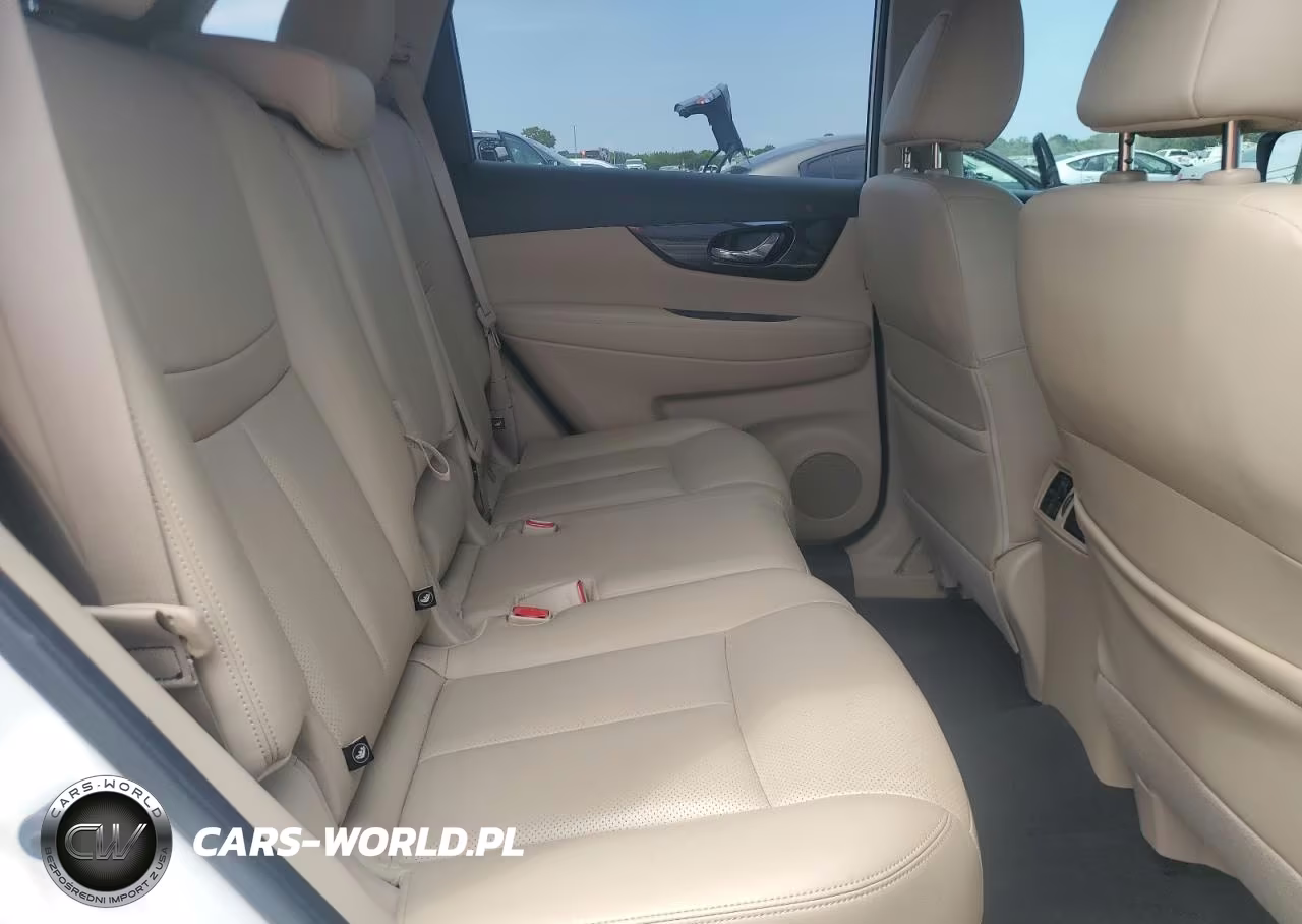 2018 Nissan Rogue S VIN:JN8AT2MV7JW308072 - 10