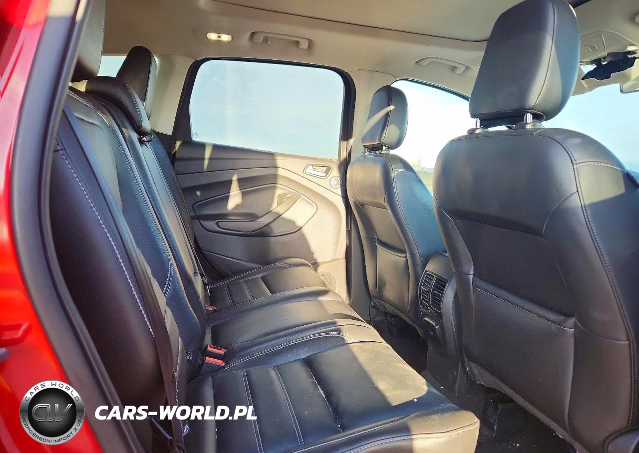 2019 Ford Escape Titanium VIN:1FMCU9J90KUB27356 - 10