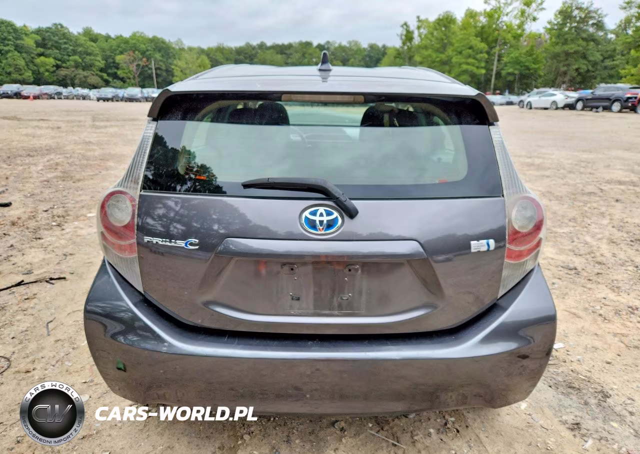 2015 Toyota Prius C Two VIN:JTDKDTB35F1109871 - 6