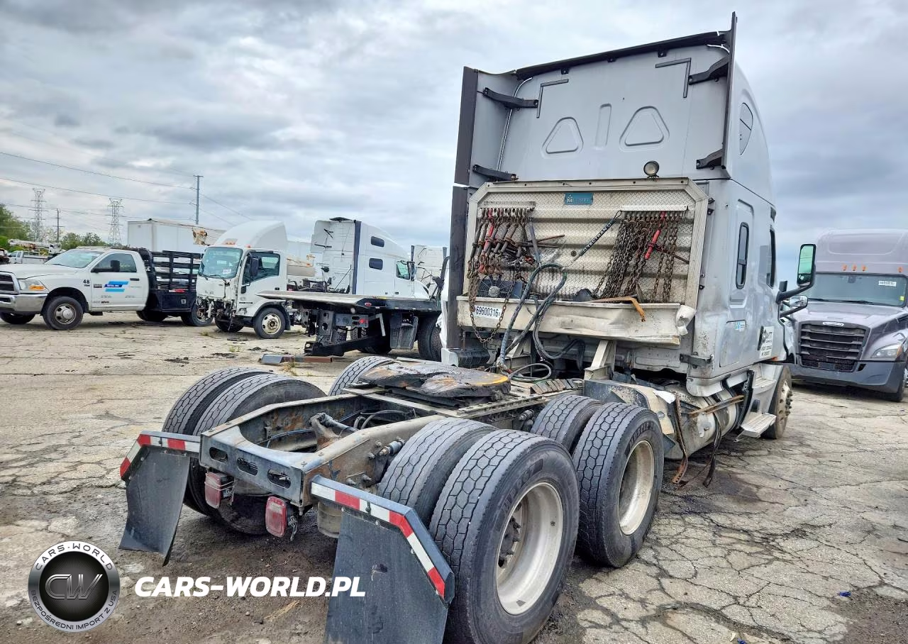 2020 Freightliner Cascadia 126 Semi Truck VIN:1FUJHHDR5LLLC7716 - 3