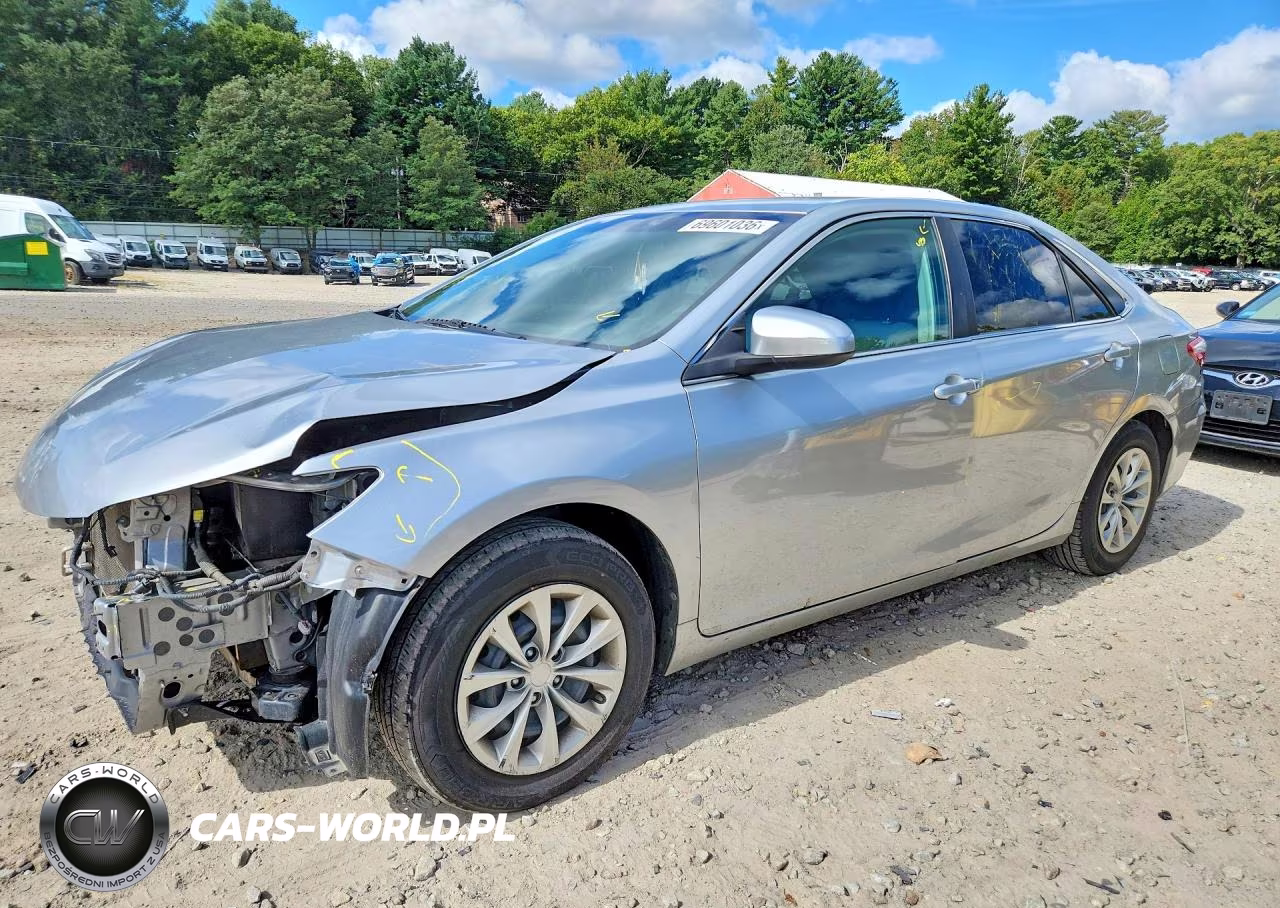 2016 Toyota Camry Le – zdjęcie 1 z 12