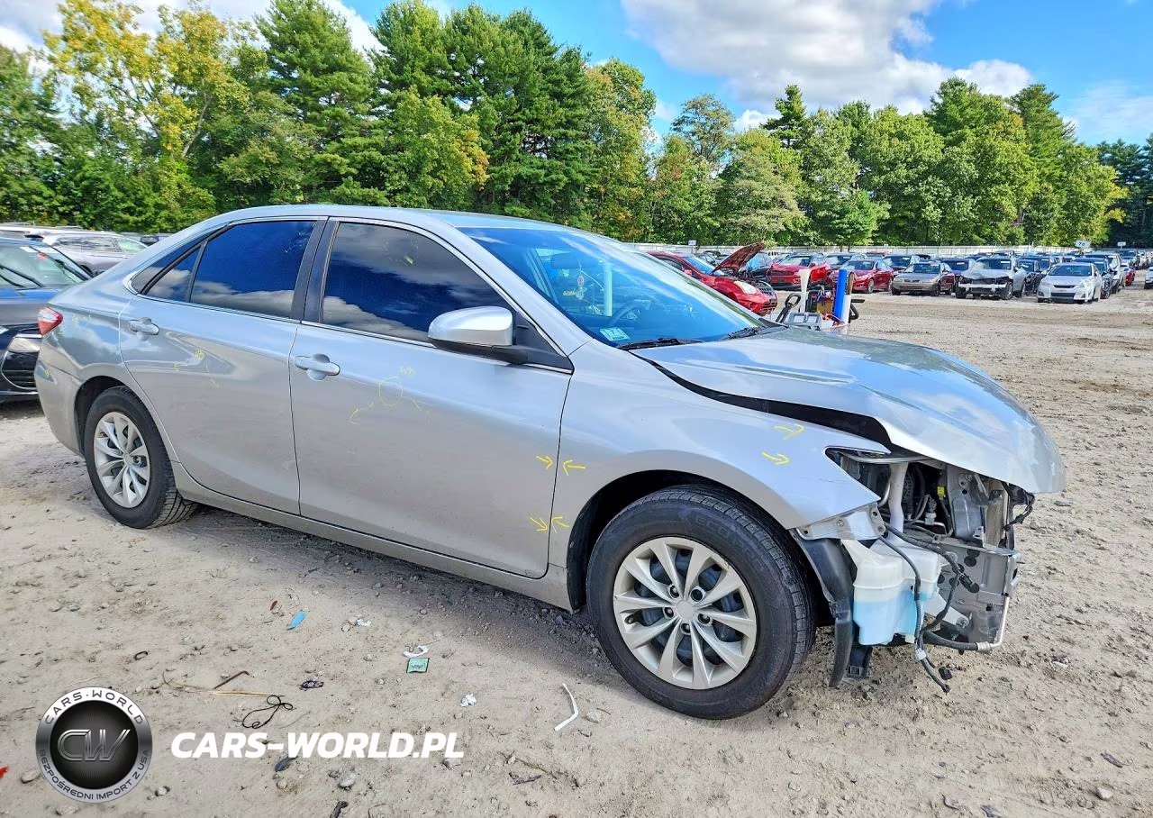 2016 Toyota Camry Le VIN:4T1BF1FK2GU163902 - 4