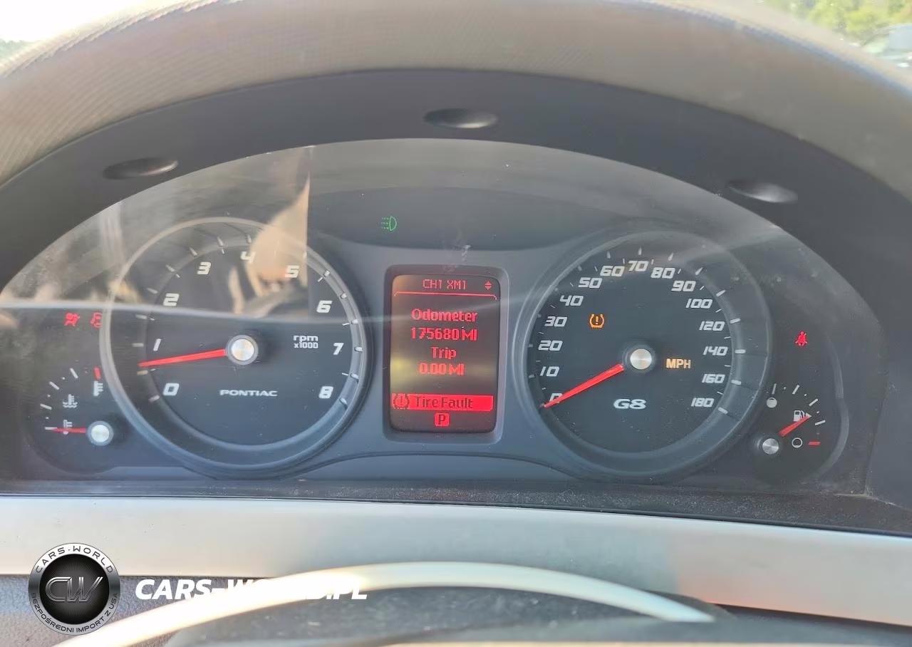2009 Pontiac G8 VIN:6G2ER57729L158287 - 9