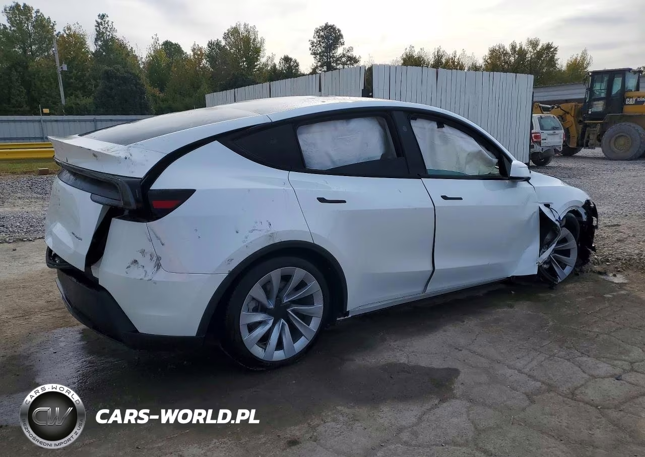 2026 Tesla Model Y VIN:7SAYGDEE9TA432747 - 3
