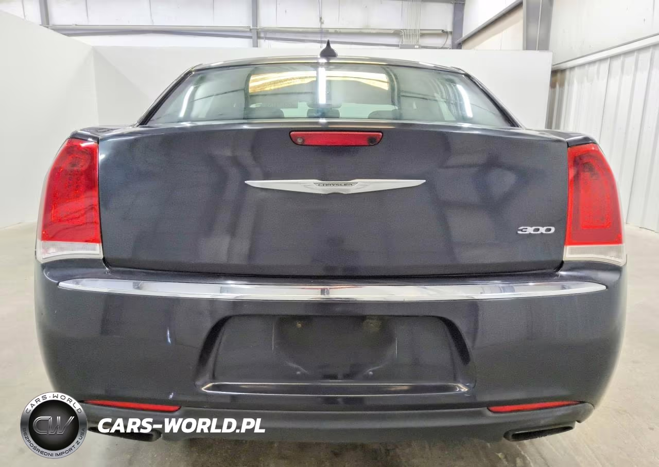 2015 Chrysler 300 Limited VIN:2C3CCAAGXFH929823 - 6