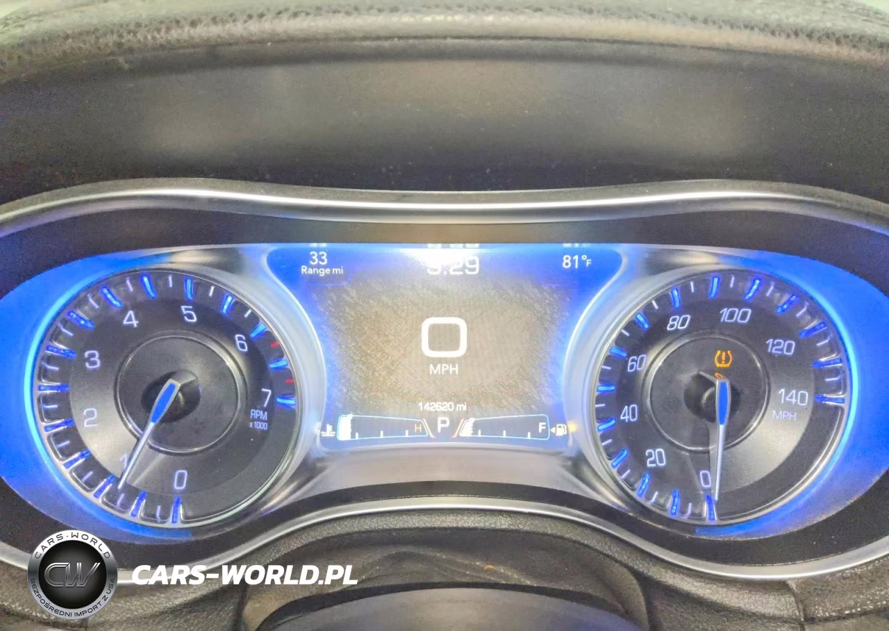 2015 Chrysler 300 Limited VIN:2C3CCAAGXFH929823 - 9