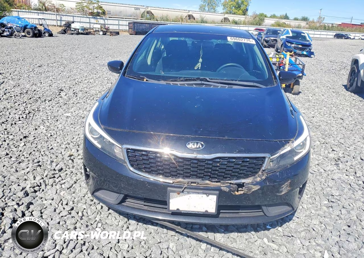 2017 Kia Forte Lx VIN:3KPFK4A71HE123185 - 5
