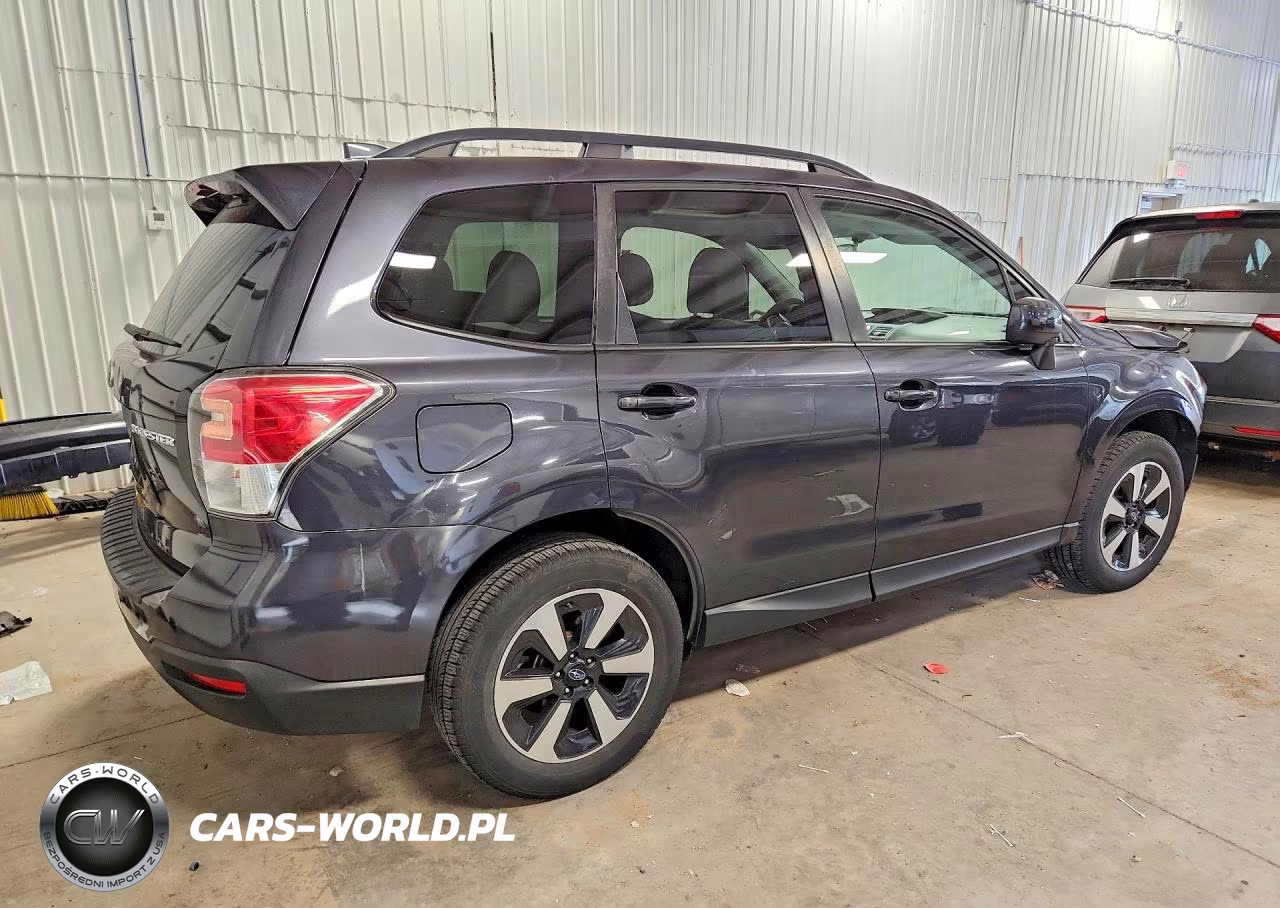 2018 Subaru Forester 2.5I Premium VIN:JF2SJAGC2JH599628 - 3