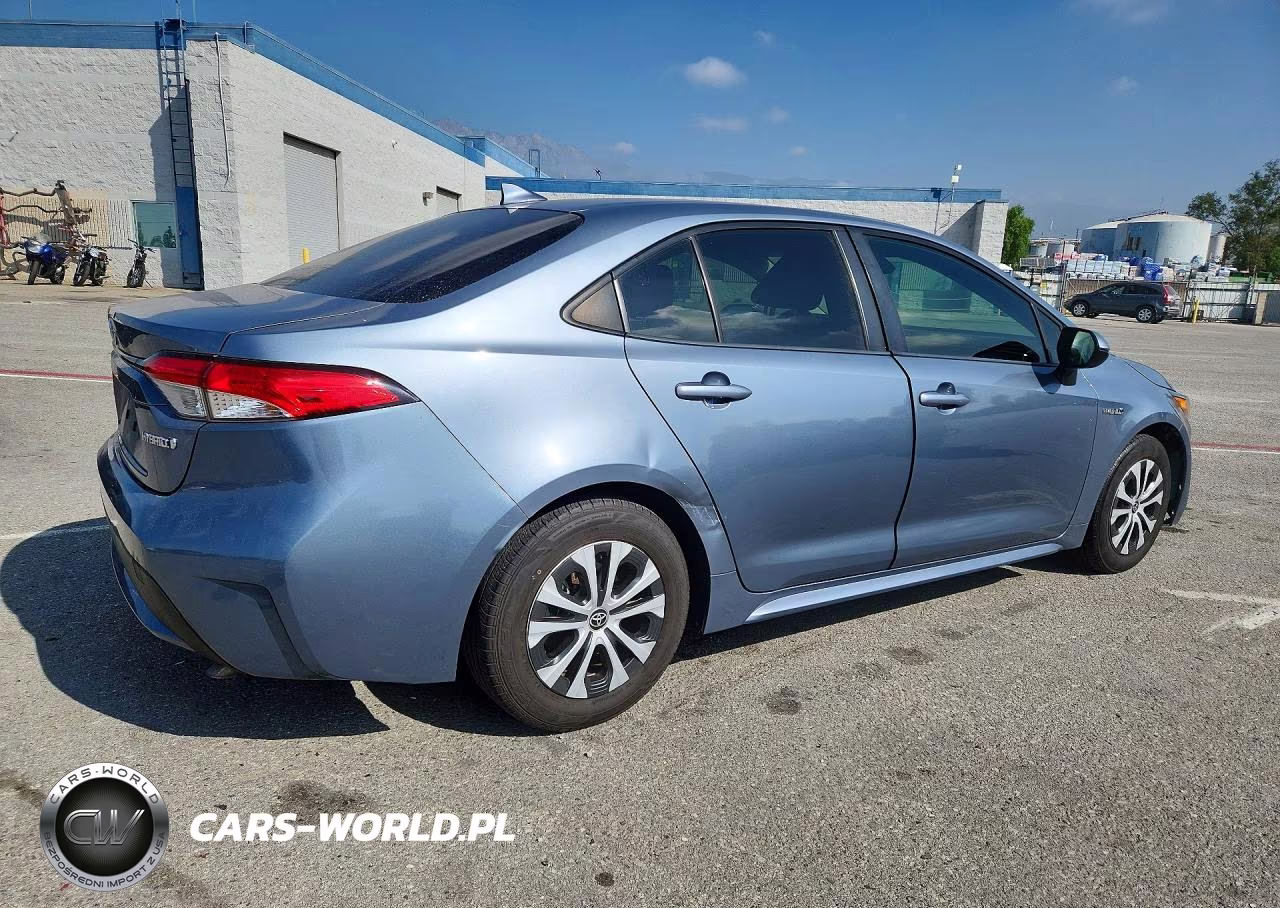 2020 Toyota Corolla Le VIN:JTDEBRBE6LJ008485 - 3