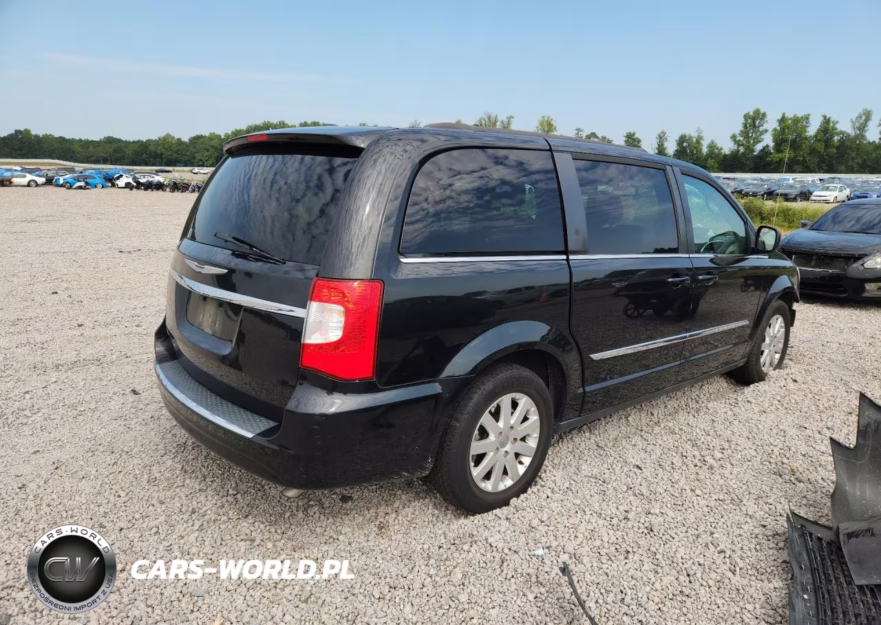2015 Chrysler Town & Country Touring VIN:2C4RC1BG2FR654981 - 3