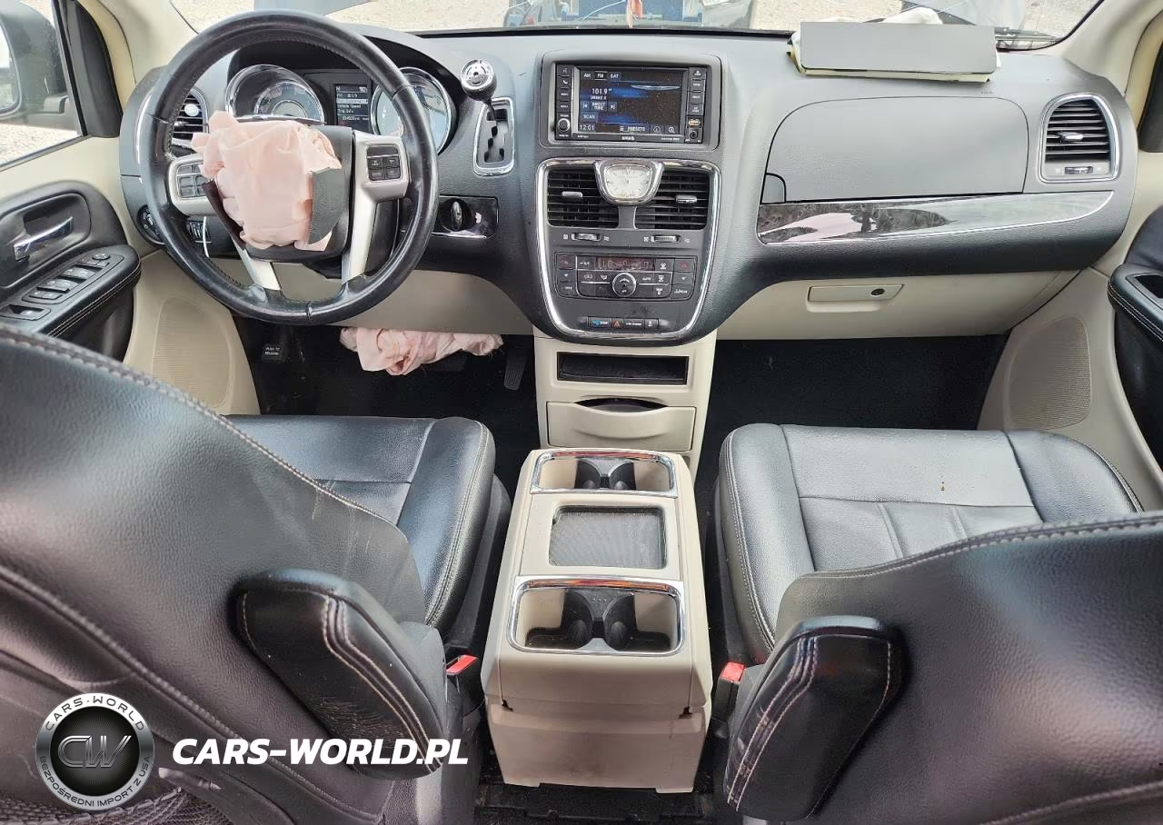 2015 Chrysler Town & Country Touring VIN:2C4RC1BG2FR654981 - 8