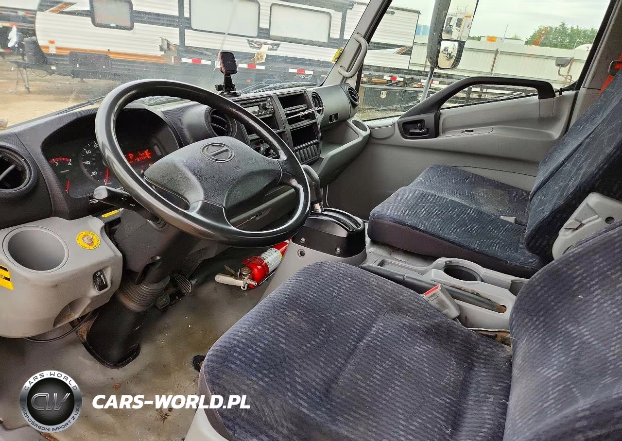 2018 Hino 195 - Box Truck VIN:JHHSDM2H1JK007503 - 8